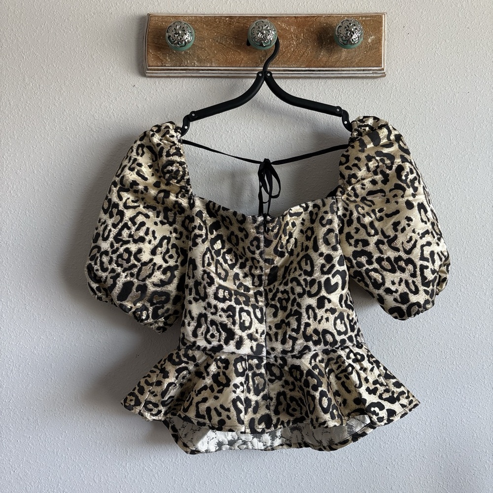 Lulu's Leopard Print Puff Sleeve Blouse - Picture 5 of 5